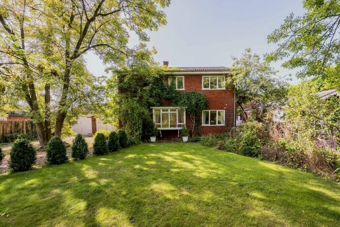 4 Bedroom Detached House For Sale In High Street, Souldrop, Bedford, Bedfordshire, MK44