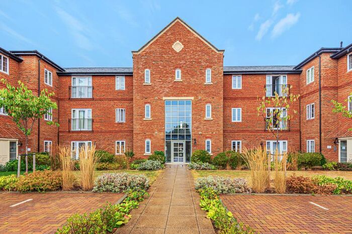 2 Bedroom Apartment To Rent In Woodhurst Park, Warfield, RG42