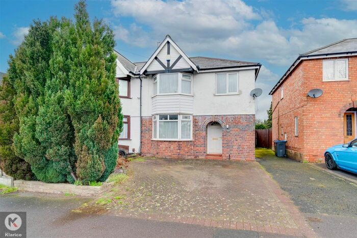 3 Bedroom Semi-Detached House To Rent In Baldwins Lane, Hall Green, Birmingham, B28