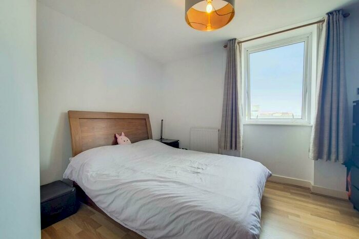 1 Bedroom Flat To Rent In Barrier Point, Royal Docks, London, E16