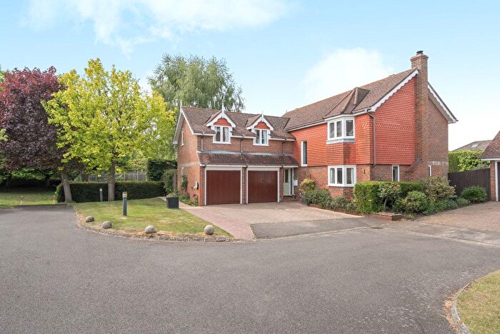 5 Bedroom Detached House For Sale In Middle Farm Place, Effingham, KT24