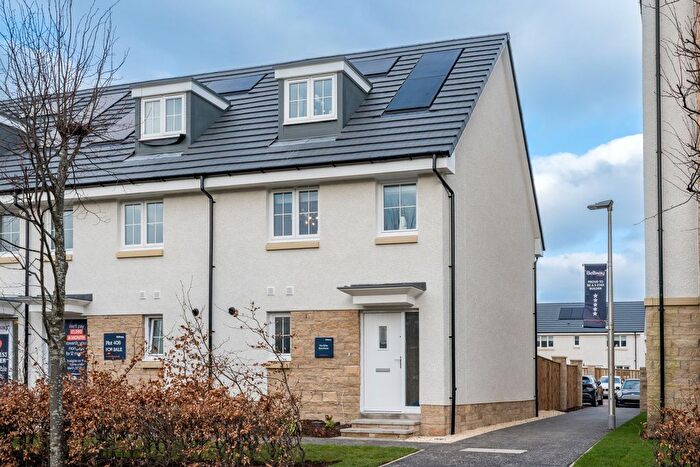 3 Bedroom Town House For Sale In "The Skibo" At Kings Inch Way, Renfrew, PA4