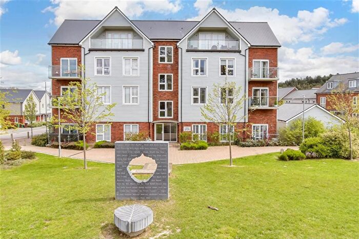 2 Bedroom Flat For Sale In The Green, Tunbridge Wells, Kent, TN2