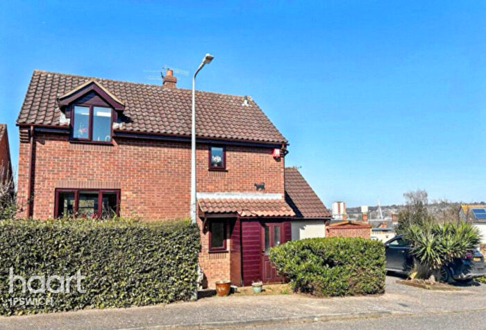 3 Bedroom Detached House For Sale In Grantham Crescent, Ipswich, IP2