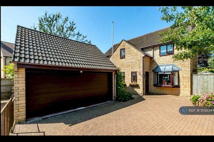 3 Bedroom Detached House To Rent In Orchard Gardens, Purton, Swindon, SN5