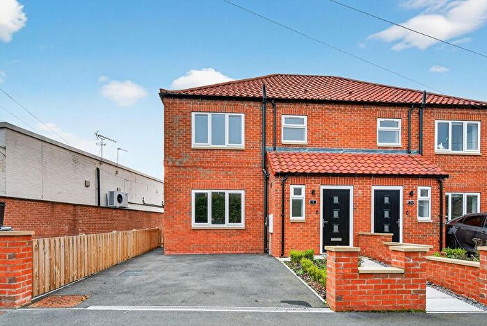 3 Bedroom Semi-Detached House For Sale In Mayfield Grove, York, YO24