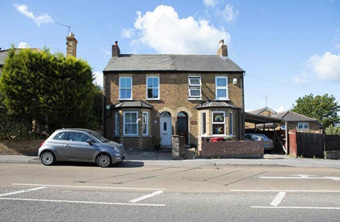 3 Bedroom House To Rent In Cippenham Lane, SL1