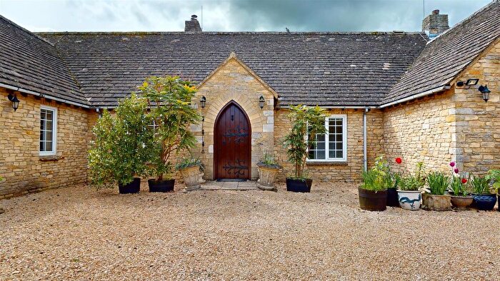 6 Bedroom Detached Bungalow For Sale In Hatch End, Kirtlington, OX5