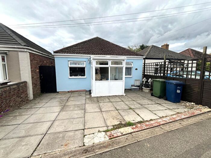 2 Bedroom Detached Bungalow For Sale In Hundred Road, March, PE15