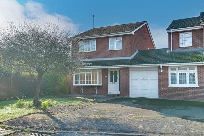 3 Bedroom Link Detached House For Sale In Selkirk Drive, Holmes Chapel, CW4