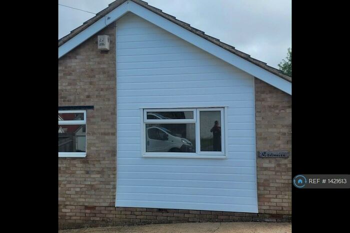 3 Bedroom Bungalow To Rent In Winfield Close, Brighton, BN1