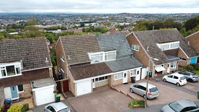 3 Bedroom Semi-Detached House For Sale In Ross Heights, Rowley Regis, B65