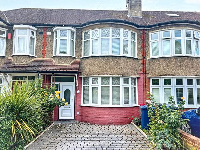 3 Bedroom Terraced House To Rent In West Walk, East Barnet, Barnet, Greater London, EN4