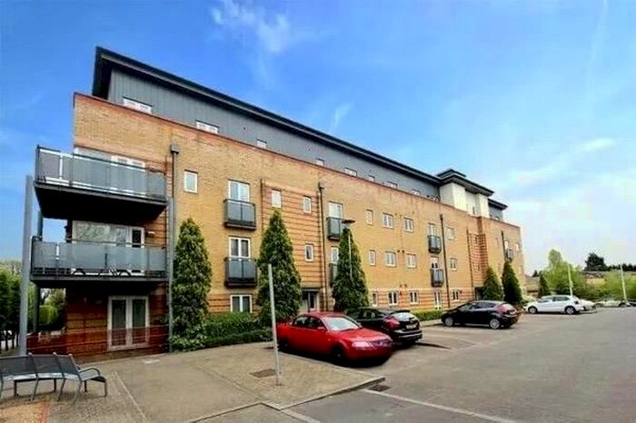 2 Bedroom Flat To Rent In Cassio Metro, Central Heights, Manhattan Avenue, Watford, WD18