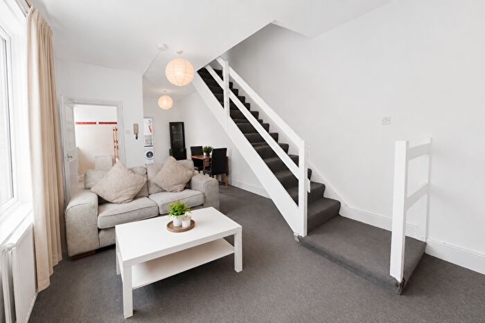 2 Bedroom House To Rent In Richmond Road, Cardiff, CF24