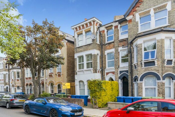 2 Bedroom Apartment To Rent In Oakhurst Grove, London, Greater London, SE22