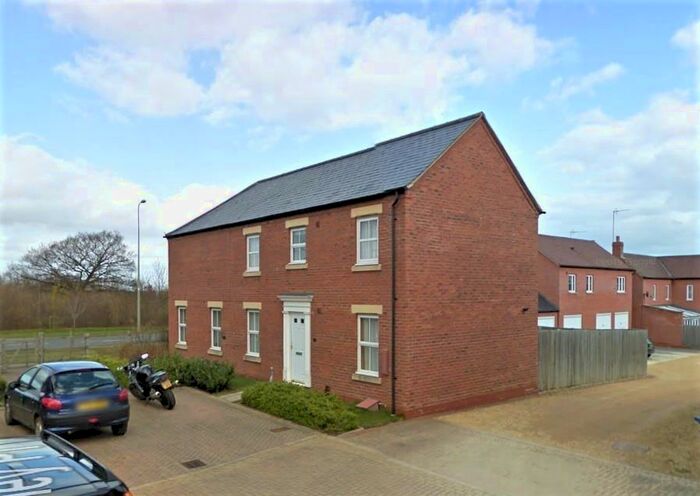 3 Bedroom Semi-Detached House To Rent In Parsley Place, Banbury, Oxon OX16