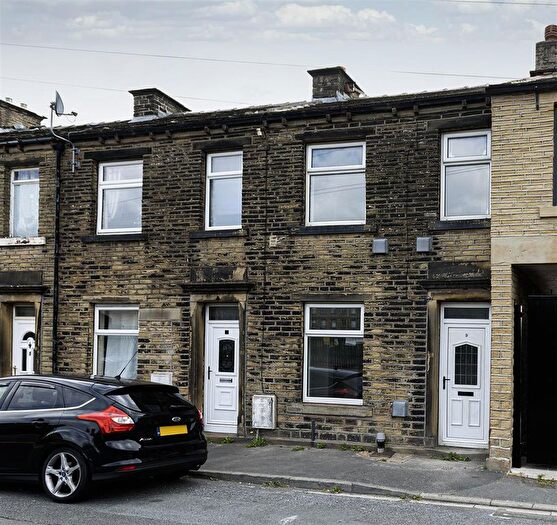 2 Bedroom Terraced House For Sale In Oakes Road, Oakes, Huddersfield, HD3