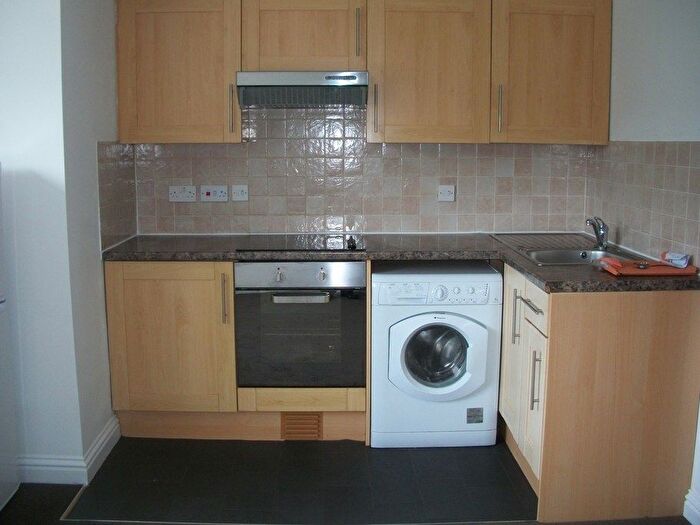 2 Bedroom Flat To Rent In Musgrove Close, Purley, CR8
