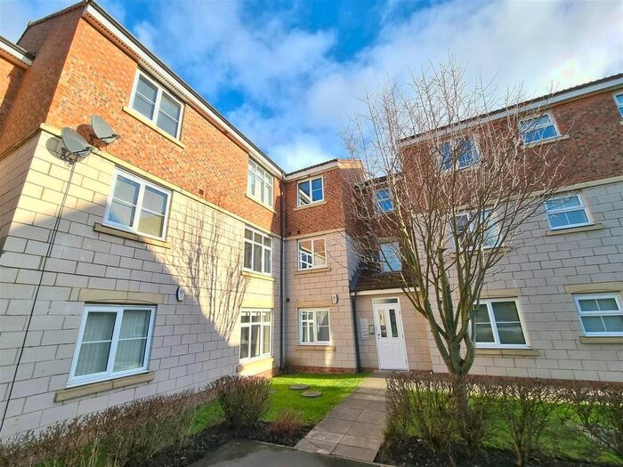 2 Bedroom Flat To Rent In Highfield Rise, Chester Le Street, DH3