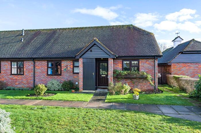 2 Bedroom Bungalow For Sale In The Homestead, Thame, Oxfordshire, OX9