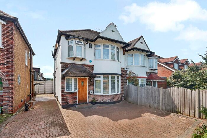 3 Bedroom Semi-Detached House To Rent In Great North Road, New Barnet, EN5