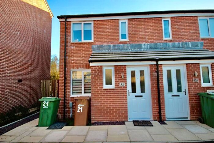 2 Bedroom Terraced House To Rent In Cae Garw, Oakdale, NP12