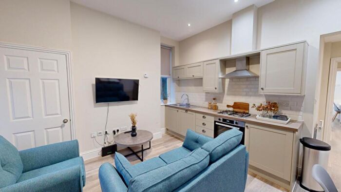 2 Bedroom Flat To Rent In Flat, Waverley Centre, - Portland Road, NG7