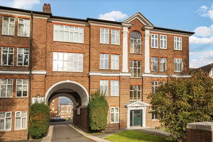 1 Bedroom Apartment To Rent In Golders Green Road, Golders Green, NW11