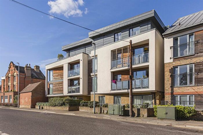 2 Bedroom Apartment For Sale In Mill Road, Hertford, SG14