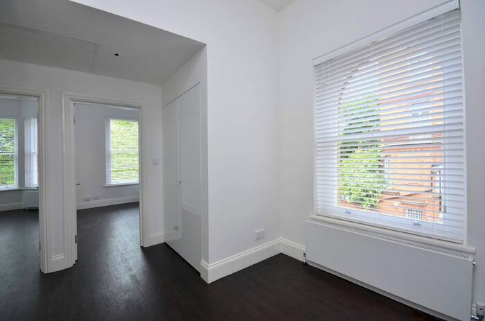 2 Bedroom Flat To Rent In Fitzjohns Avenue, Hampstead, London, NW3
