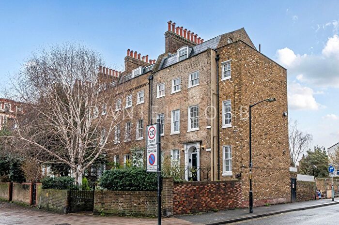 2 Bedroom Flat For Sale In New Kent Road, London, SE1