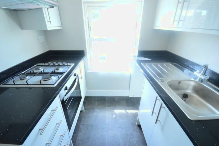 1 Bedroom Flat To Rent In Pier Road, Northfleet, Gravesend, Kent, DA11