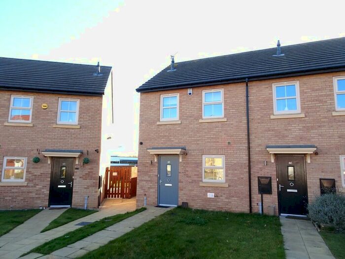 2 Bedroom Town House To Rent In Kingsbrook Chase, Wath Upon Dearne, S63