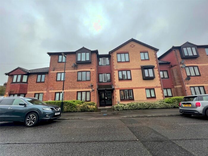 1 Bedroom Flat To Rent In Whitworth Court, Whitworth Road, Southampton, Hampshire, SO18