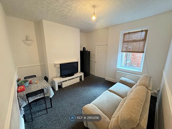 2 Bedroom Flat To Rent In Gladstone St, Hebburn, NE31