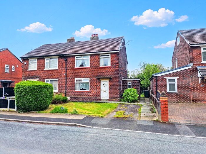 3 Bedroom Semi-Detached House For Sale In Keswick Drive, Bury, BL9