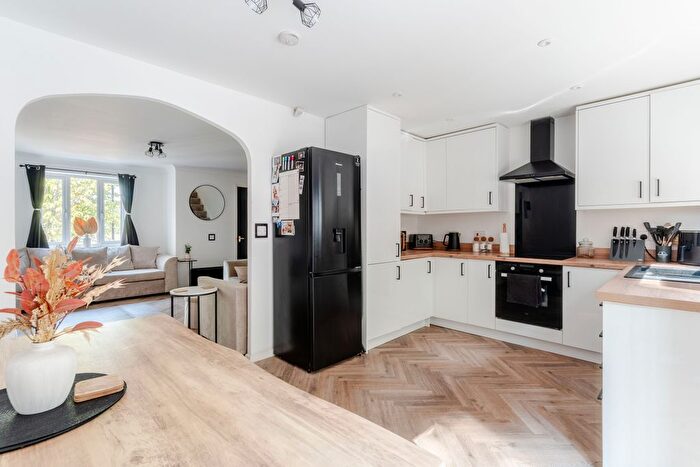 3 Bedroom Semi-Detached House For Sale In Broadleaze, Shirehampton, Bristol, Bristol, BS11