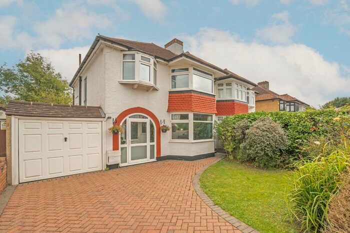 3 Bedroom Semi-Detached House To Rent In Oxford Crescent, New Malden, KT3