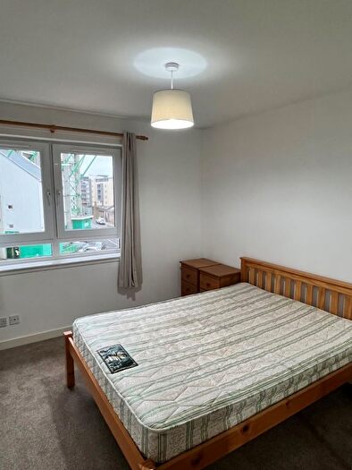 2 Bedroom Flat To Rent In Albion Gardens, Edinburgh, EH7