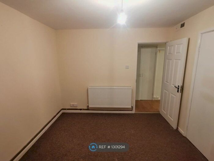 2 Bedroom Flat To Rent In Larch Way, Patchway, Bristol BS34