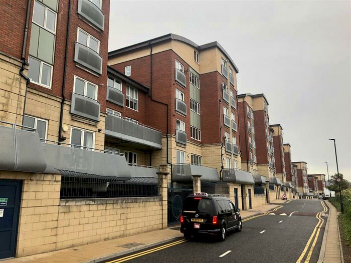 3 Bedroom Flat To Rent In City Road, Newcastle Upon Tyne, NE1