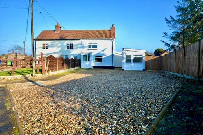 3 Bedroom House To Rent In Hills Road, IP25