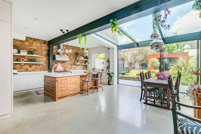 4 Bedroom Terraced House To Rent In Pendle Road, London, SW16