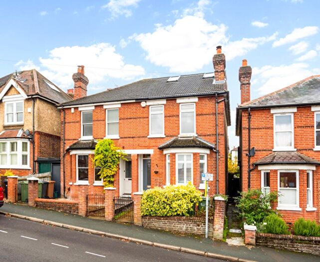 4 Bedroom Semi-Detached House To Rent In Bray Road Guildford, GU2
