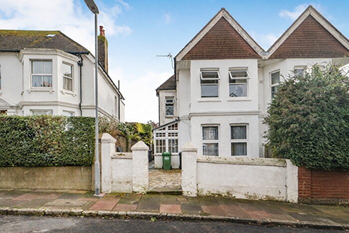 1 Bedroom Flat For Sale In Hurst Road, Eastbourne, BN21