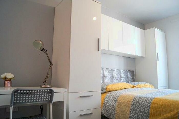 3 Bedroom Flat To Rent In Hayter House, ME7