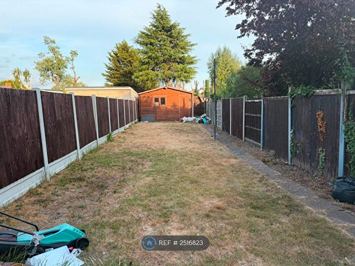 3 Bedroom Terraced House To Rent In Brentwood Road, Romford, RM2