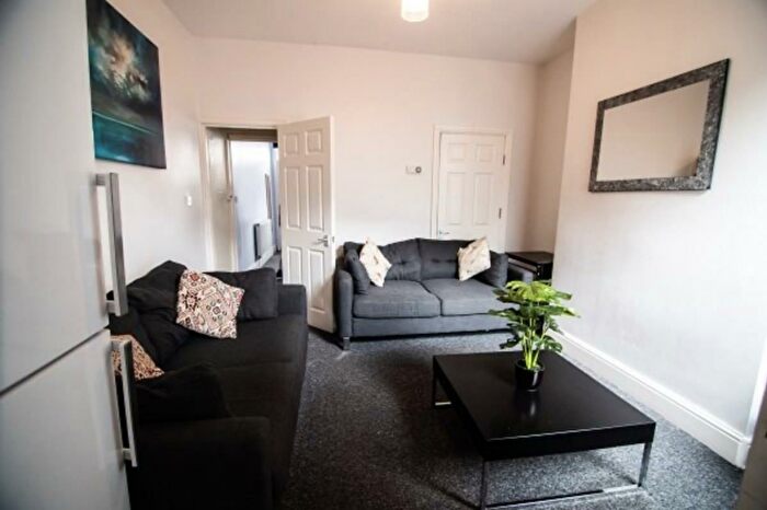 3 Bedroom Terraced House To Rent In Harefield Road, Sheffield, S11