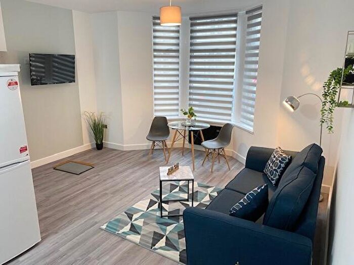 1 Bedroom Flat To Rent In Princes Street, Cardiff, CF24